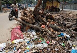  வடிகால் வசதி இல்லாததால் வீடுகளுக்குள் வரும் வால் புழுக்கள் போடி நகராட்சி முதல் வார்டில் குடியிருப்போர் அவதி