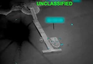 கண்ணிவெடி வைக்கும் 16 படகுகள்; ஹார்முஸ் ஜலசந்தியில் தாக்கி அழித்தது அமெரிக்க படை 