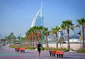  ஈரான் போர் எதிரொலி; துபாயில் பாதியாக குறைந்தது சொகுசு ஹோட்டல் அறை வாடகை