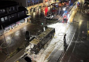  சுவிட்சர்லாந்து பஸ் தீப்பற்றி 6 பயணியர் பலி