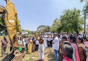  கானுார் குளம் புனரமைப்பு: பூமி பூஜையுடன் துவக்கம்