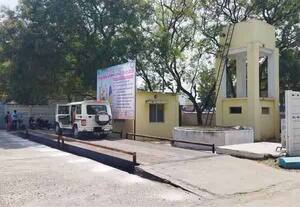   கமிட்டி குடோனில் இயங்கும் கலெக்டர் அலுவலகங்கள்     ﻿ காலி செய்யப்படுமா?:   எள் அறுவடை துவங்க உள்ளதால் விவசாயிகள் எதிர்பார்ப்பு