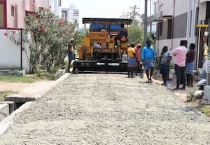  சட்டசபை தேர்தல் எதிரொலி சாலை அமைக்கும் பணி விறுவிறு