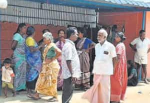 பட்டப்பகலில் பால் வியாபாரி வீட்டின் பூட்டை உடைத்து 19 பவுன் திருட்டு