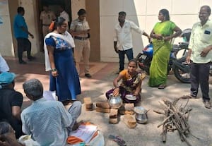 மாற்றுத்திறனாளிகள் காத்திருப்பு போராட்டம்