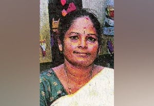  மாணவர்களுக்கு கலை பொருட்கள் செய்ய பயிற்சி!