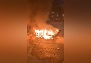  சர்வீஸ் முடித்து வந்த பைக் தீப்பிடித்து எரிந்து நாசம்