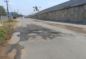  மோசமான ரோடு - வாகன ஓட்டிகள் படாதபாடு