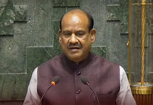 எம்பிக்கள் சஸ்பெண்ட் ரத்து: அனைத்து கட்சி கூட்டத்தில் முடிவு