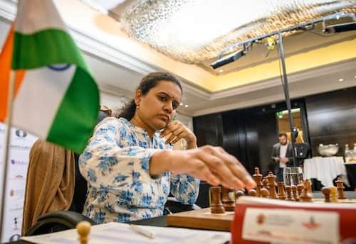 செஸ்: விலகுகிறார் ஹம்பி * போர் அச்சத்தினால்...