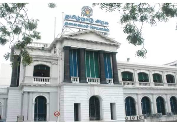  ஒரே இடத்தில் பணிபுரிவோரை மாற்றுக: அ.தி.மு.க., முறையீடு