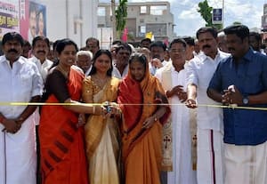  பரமக்குடி அருகே வி.ஸ்கொயர் லேண்ட் புரோமோட்டர்ஸ் ஜெ.ஜெயலலிதா நகர் திறப்பு