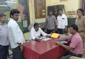  தேர்தல் பறக்கும் படை சோதனை 2 லட்சம் ரூபாய் பறிமுதல்