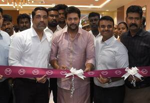  தேனியில் மலபார் கோல்டு அண்ட் டைமண்ட்ஸ் திறப்பு விழா நடிகர் ரவிமோகன் பங்கேற்பு