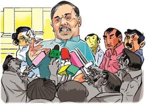  'பழனிசாமி கழற்றி விட்டுருவார்!'