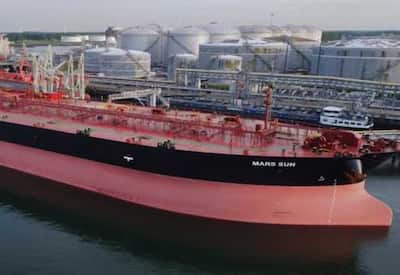 இந்தியா நோக்கி யு டர்ன் அடித்த ரஷ்ய  ஆயில் டேங்கர் கப்பல்