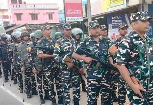  ஊத்துக்கோட்டையில் துணை ராணுவப்படை அணிவகுப்பு