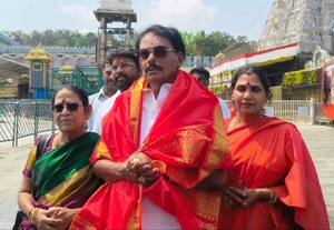  அமைச்சர் சாத்துார் ராமச்சந்திரன் குடும்பத்துடன் திருப்பதியில் தரிசனம் தேர்தல் பணிக்கான ஆரம்பம்
