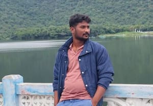  மனைவியை பார்த்து சிரித்த வாலிபரை கொன்ற கணவன்