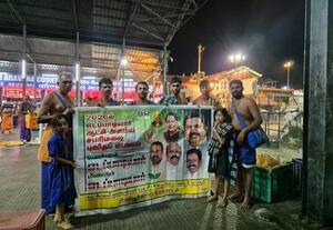  அ.தி.மு.க. ஆட்சி அமைய சபரிமலையில் வேண்டுதல்