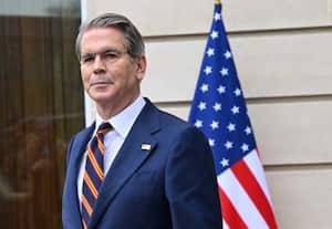  ஈரான் மீதான எண்ணெய் ஏற்றுமதி தடைகளை தற்காலிகமாக நீக்க அமெரிக்கா முடிவு