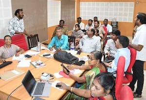 தேர்தல் விதிமீறல் புகார் மீது 100 நிமிடத்துக்குள் நடவடிக்கை பறக்கும் படை - நிலை கண்காணிப்பு குழுவினருக்கு  அட்வைஸ்