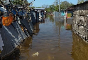  திடீர் மழை: ராமேஸ்வரத்தில் வீடுகளை வெள்ளம் சூழ்ந்தது