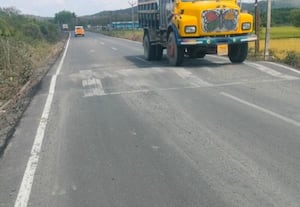  திருமுக்கூடல் சாலையில் வேகத்தடை அமைப்பு