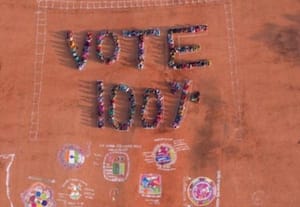  படம் 3சி தேர்தல் பார்வையாளர் முன்னிலையில் குறைகளை சுட்டிக்காட்டிய  கட்சியினர்