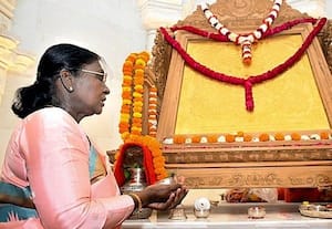 அயோத்தி ராமர் கோவில் கருவறையில் ராம யந்திரம் பிரதிஷ்டை செய்த ஜனாதிபதி