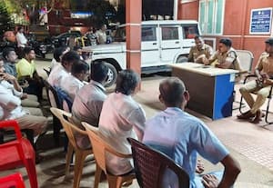  அரசியல் கட்சி பிரமுகர்களுடன் போலீசார் ஆலோசனை