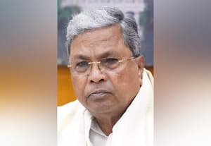 முதல்வர் சித்தராமையாவுக்கு கர்நாடக உயர் நீதிமன்றம் ﻿ குட்டு! அதிகாரிகள் பணியிட மாற்றத்தில் தலையிடக்கூடாது என கண்டிப்பு