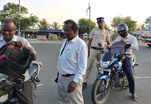  மாடூர் டோல்கேட் பகுதியில் கண்காணிப்பு குழு ஆய்வு 