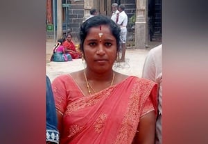  மனைவி வெட்டிக் கொலை: கணவர் வெறிச்செயல்