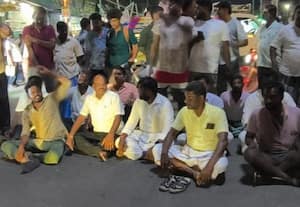  அ.தி.மு.க., கூட்டணியினர் செஞ்சியில் சாலை மறியல்
