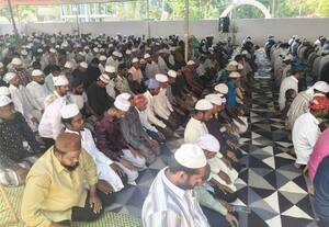  ரம்ஜான் பண்டிகையை முன்னிட்டு பள்ளி வாசல்களில் சிறப்பு தொழுகை