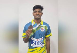  மும்முறை தாண்டும் போட்டியில் வெண்கலம்
