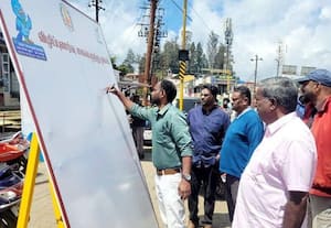  தேர்தலில் வாக்களிப்பதன் அவசியம்; 'செல்பி' ஸ்பாட் விழிப்புணர்வு
