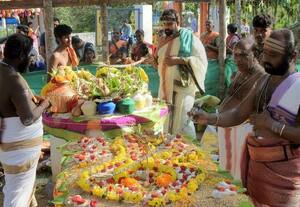  முருகன் கோவிலில் சங்காபிஷேகம்: திரளான பக்தர்கள் பங்கேற்பு