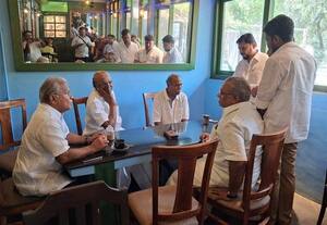  பதட்டத்தில் எதிர்க்கட்சிகள் :கூலாக ரங்கசாமி காபி ஷாப்பில் தேர்தல் வியூகம்