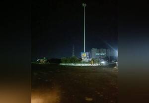  காலவாக்கம் ரவுண்டானா பகுதியில் எரியாத உயர்கோபுர மின் விளக்கு