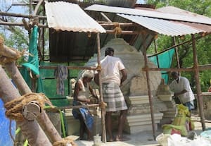  'தினமலர்' செய்தி எதிரொலி :பச்சைவண்ணர் கோவிலில் திருப்பணி மீண்டும் துவக்கம்