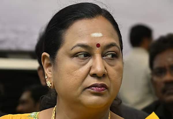 நாங்களும் விட்டு கொடுத்திருக்கிறோம்: பிரேமலதா