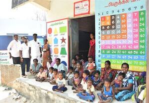  புதிதாக அங்கன்வாடி மைய கட்டடம் குழந்தைகளுடன் பெற்றோர் தர்ணா