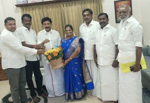  அ.தி.மு.க., வேட்பாளர்கள் 'மாஜி' அமைச்சரிடம் ஆசி