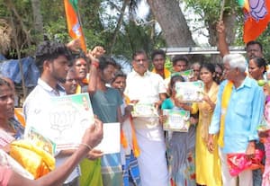  3 பா.ஜ., வேட்பாளர் நமச்சிவாயம் காட்டேரிக்குப்பத்தில் ஓட்டு சேகரிப்பு