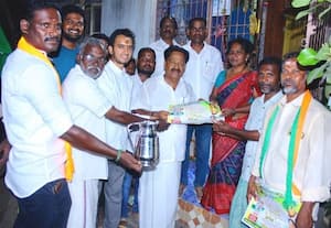  பாகூரில் என்.ஆர்.காங்., வேட்பாளர் வீடு வீடாக சென்று ஓட்டு சேகரிப்பு