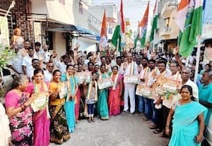  காங்., வேட்பாளர் வைத்தியநாதன் லாஸ்பேட்டையில் ஓட்டு சேகரிப்பு