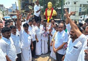  அ.தி.மு.க., வேட்பாளருக்கு கும்மிடியில் உற்சாக வரவேற்பு