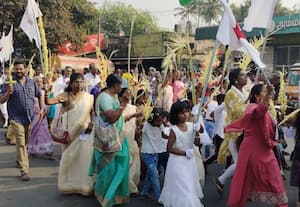  குருத்தோலை பவனி